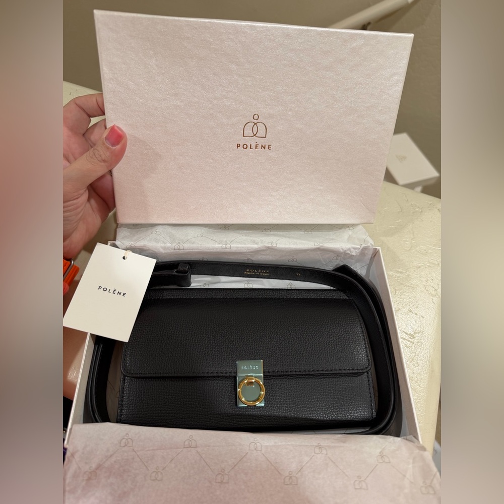 Polene Numéro Sept Belt
EDITION TEXTURED BLACK